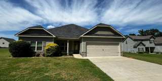 Love Where You Live! Spacious Home with Double Garage & Everyday Comfort! Gallery 1
