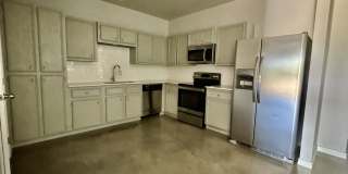 400 Lowes Boulevard - B Gallery 5