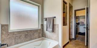 $500 Off First Month's Rent!!! St James Park Home in Norman - Community Pool!  Available in Now! Gallery 12
