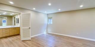 Luxurious Coastal Living: Fully Remodeled 3-Bed, 3.5-Bath with Ocean Views in Sea Point Gallery 20