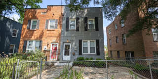 Beautiful- 3Bed/2Bath Townhome! Gallery 1