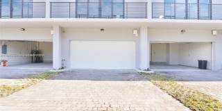 645 NE 4th Ave Gallery 9