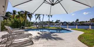 513 S Riverside Dr Gallery 1