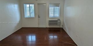 220 Collins Ave Gallery 2