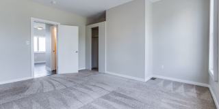 Available August - Check out this beautiful 2 bedroom w/ city views! Gallery 21