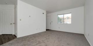 Spacious 4 Bedroom Townhome in SLC w 1 car garage Gallery 8