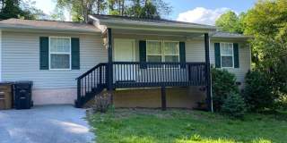 Knoxville 37920 - 3 bedroom, 2 bath home with fenced yard- Contact Ed Johnson (865) 924-5045 Gallery 1