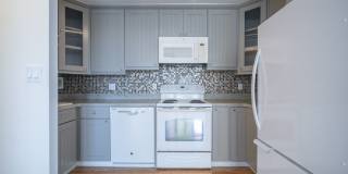 1 Bd 1 Ba 1 Pkg in HALE MOANI - Secure Building- Utilities Included $2500/month with $500 OFF first month rent Gallery 16