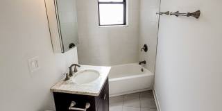 2229-35 W Wilson Gallery 12