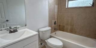 8287 NE Miami Ct Gallery 10