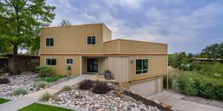 Large 4 bedroom home with Garage - ALL UTILITIES INCLUDED Large 4 bedroom home with Garage - ALL UTILITIES INCLUDED Gallery 1