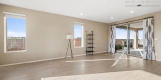 1 MO. FREE RENT! Gorgeous Corner-Lot Townhouse with Mountain Views Gallery 4