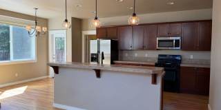 SW Bend - 3 Bed 2.5 Bath -Fenced-Corner lot-Amenities Gallery 6