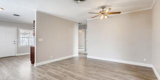 Modern 2 Bedroom House With A Huge Backyard! Gallery 5