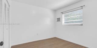 2809 SW 23rd Ter Gallery 6