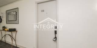 2 Bed/1 Bath, 832 sqft - 1365 Columbine Way Unit 102 Gallery 5