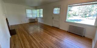 Four Bedroom Two Bath House - Great Location! Gallery 10