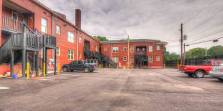 528 E PARKWAY Ave Gallery 18