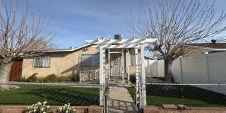 Lancaster 3 Bedroom + 2 Bathroom Gallery 1