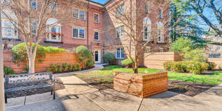 Charming Top-Floor 1BR/1BA in Old Town’s Premier Canal Place Gallery 1