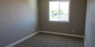 Move-In Discount - 3 bedroom, 2.5 bath - Heart of Cedar City! Gallery 14