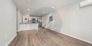Charming Downtown Cottage Gallery 7