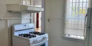 2440 East 3rd Street - 2440 1/2 Gallery 9