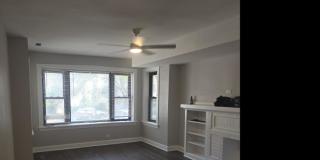 4650 North Paulina Gallery 1