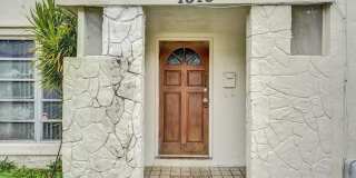 3 BR / 3 BA + Patio + Parking AVAIL 8/1 Gallery 1