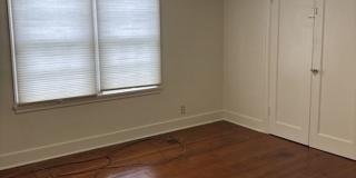 4Bd/1Ba Two Story House - Available to View! Gallery 24