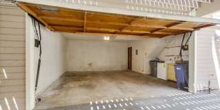 Spacious Townhome in University City for Rent! Gallery 24