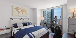 2 E Erie St Gallery 6