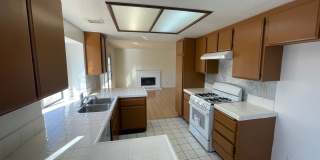 LARGE 4 BEDROOM 3 BATHROOM HOME IN MORENO VALLEY WITH LARGE YARD! Gallery 14
