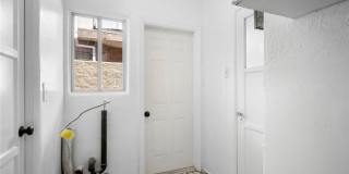 713 W Dryden Gallery 15
