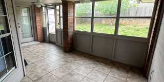 4 Bed, 2.5 Bath Brick home with 2 car garage Gallery 56
