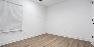1040 Monarch Road Gallery 14