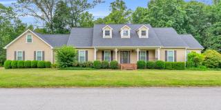 Signal Mountain Home with 4-5 bedrooms! Gallery 1