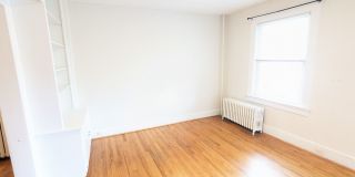 Charming Historic townhouse in downtown Frederick available mid June! Gallery 9