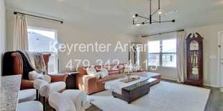 Stylish 3 Bed / 2 Bath with Open Layout & Backyard Retreat Gallery 8