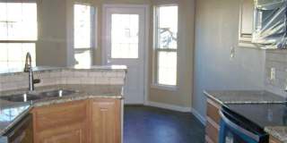 1013 Rice Street Gallery 7