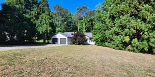 Charming 3 Bedroom Home in Jonesboro with Spacious Layout! Gallery 1