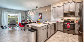 Beautiful 2 Bedroom, 2 Bathroom Davenport Home! Gallery 5