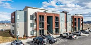 Jumbo 1 bed 1 bath  Modern Apartment - 1017 sqft Gallery 1
