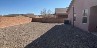 3 bed 2 bath home in Huning Ranch! Gallery 15