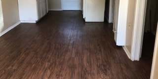 2810 Russell Gallery 3