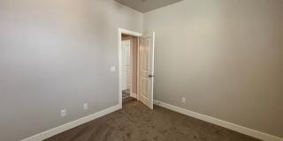 4 BEDROOM SANDHOLLOW TOWNHOME FOR RENT! Gallery 27