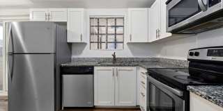 Updated 6 bedroom home is a must see!! Gallery 14