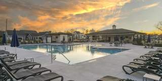 Luxury 2BR townhome in the heart of Murfreesboro- neighborhood pool, hi-speed internet included! Gallery 22