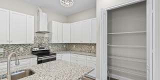7 Untermeyer Place - A Gallery 4