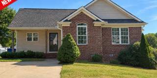 Three bedroom, 2 bath house in Graham Gallery 1